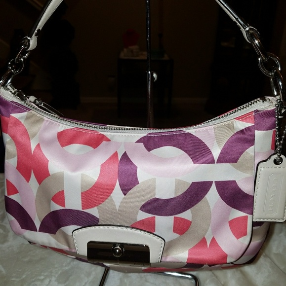 Coach Handbags - 🍃MINT🍃Coach🎉Kristin🎨OP🎨Art Chain Link Print